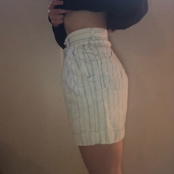 VINTAGE *dirty dancing* jean shorts - Picture 2 of 6